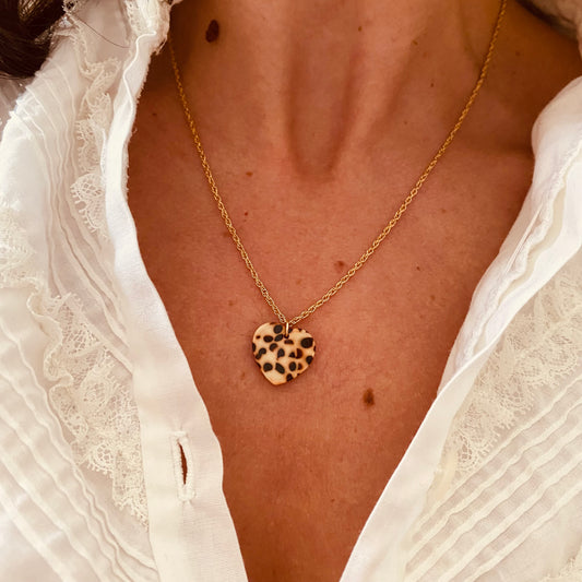 Collier Mamma, pendentif en acétate et plaqué or - Vée bijoux, vue 2
