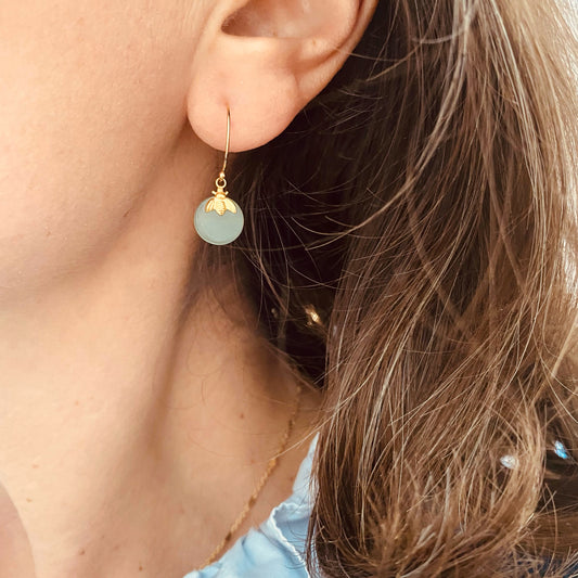 Boucles d'oreilles Fugace, verre vert et plaqué or - Vée bijoux, vue 2