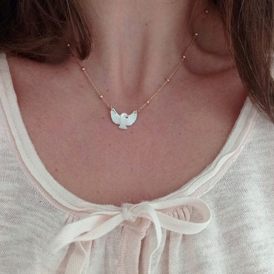 Collier Colombie, colombe en nacre et plaqué or - Vée bijoux, vue 2