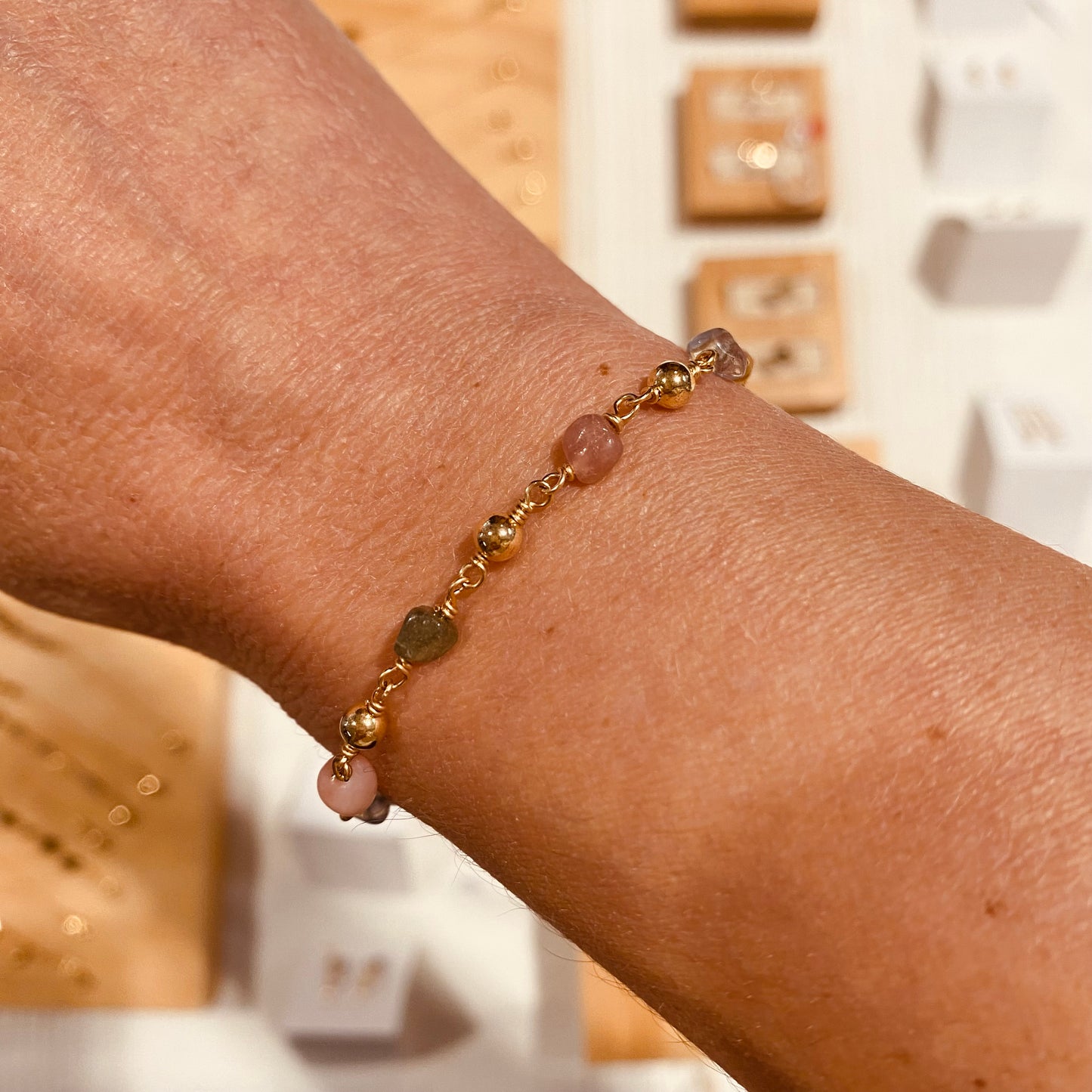 Bracelet | Stone quartz rutile