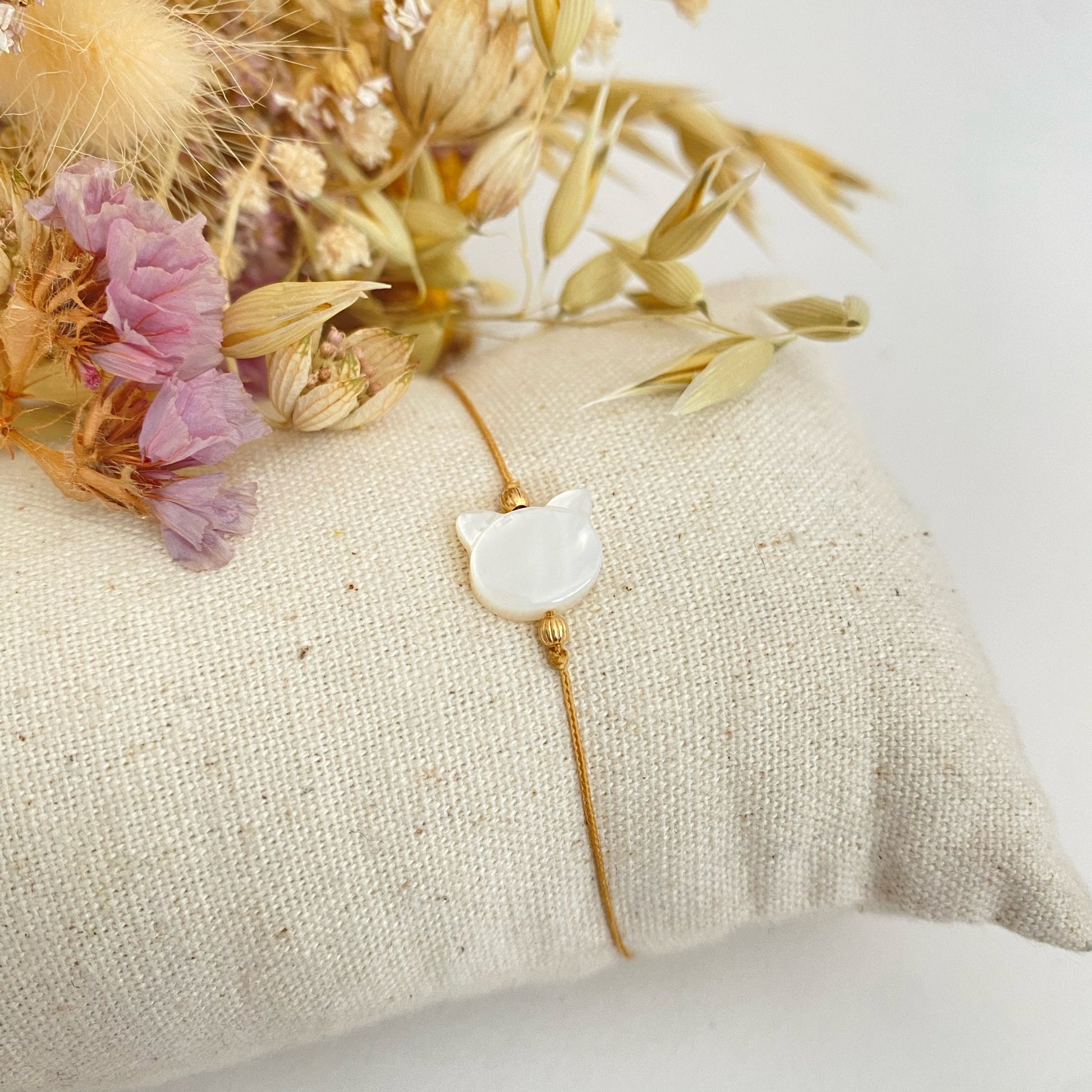 Perles chat en nacre