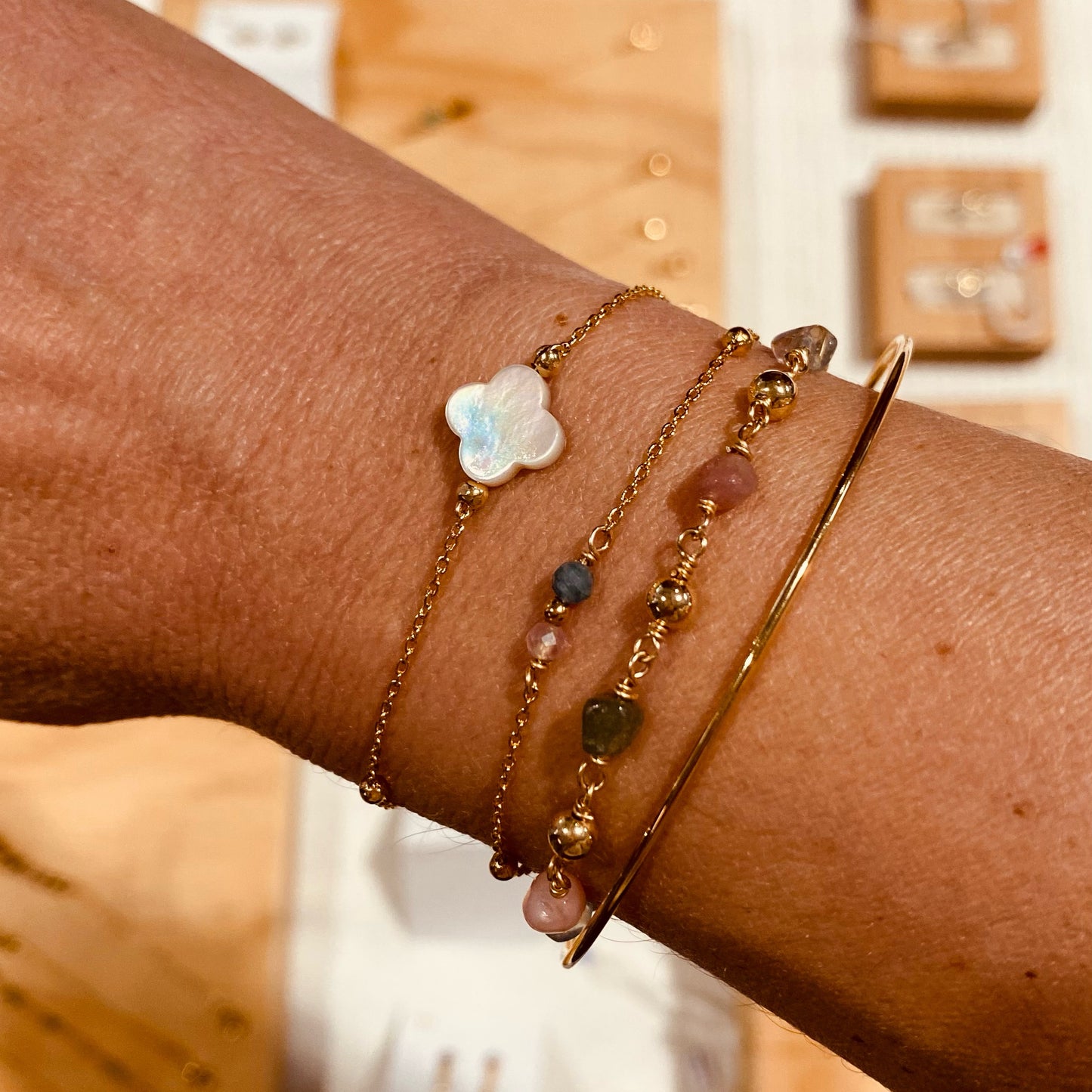 Bracelet | Stone quartz rutile