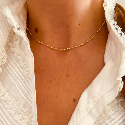 Ras de cou | Bisbille